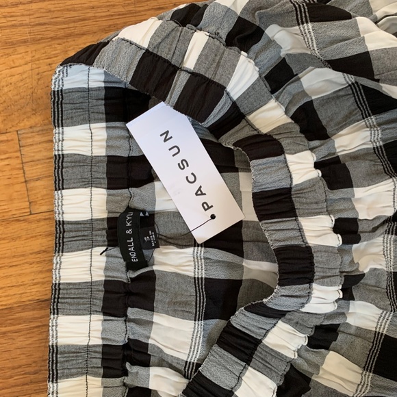 Kendall and Kylie Matching Paid Set - Picture 4 of 5